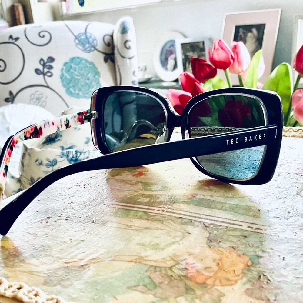 TED BAKER SUNGLASSES